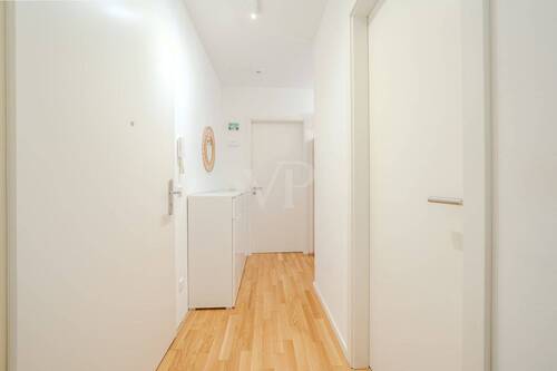 Diele - 3 Zimmer Etagenwohnung zum Kaufen in Berlin