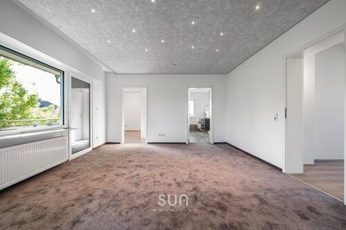1.OG HAUPTSCHLAFZIMMER MIT ANKLEIDE UND BAD EN SUITE - 