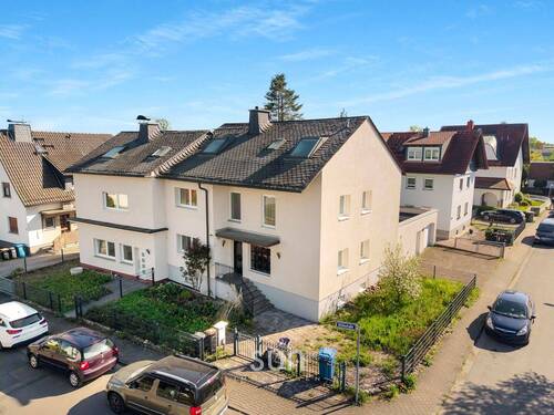 LUFTANSICHT - **RAUMWUNDER IN RUHIGER LAGE** Freistehendes EFH mit 9 Zi. inkl. Garten und 4x Stellpl.