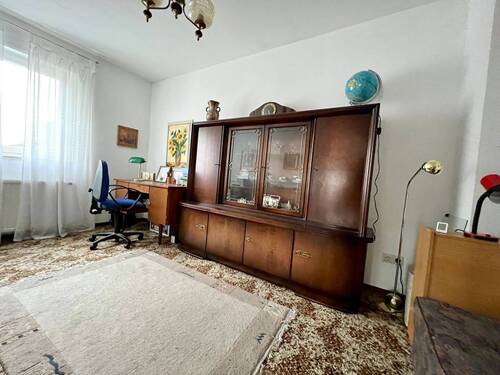 Kinderzimmer/ Büro - 