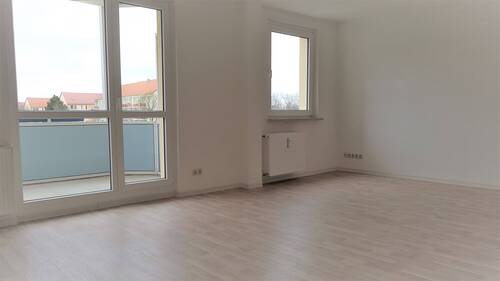 Wohnzimmer - 2 Zimmer Etagenwohnung zur Miete in Borna