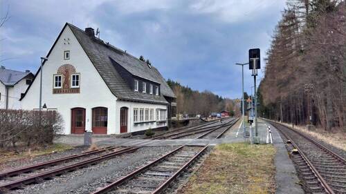 Bahnhofsansicht - 6 Zimmer Einfamilienhaus in Altenberg