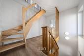 TREPPE ZUM DG - 