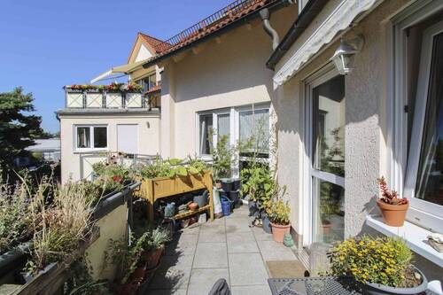 Balkon 02 - 3- Raum- Wohnung mit einem großen Südbalkon und 2 Kfz- Stellplätzen in Radebeul Niederlößnitz