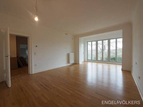 Bild 1 - Wohntraum auf dem Rotenbühl: Kernsanierte Altbauwohnung im 1. Obergeschoss!
