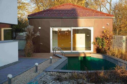 Pool mit Poolhaus - 