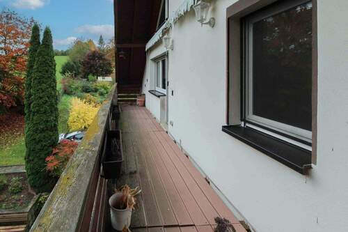 Balkon(1) - 9 Zimmer Mehrfamilienhaus, Wohnhaus zum Kaufen in Klipphausen