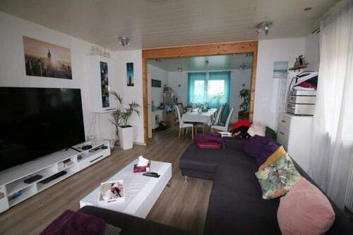 Wohn- und Esszimmer - 6 Zimmer Einfamilienhaus in Fürth-Krumbach