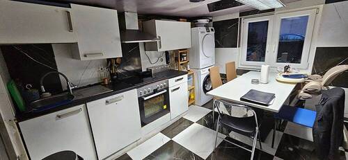 Küche im Erdgeschoss - 6 Zimmer Doppelhaushälfte zum Kaufen in Hamburg