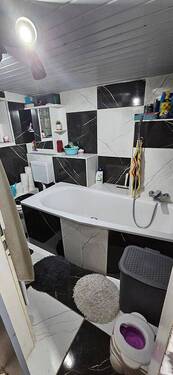 Wannenbad im Erdgeschoss - 6 Zimmer Doppelhaushälfte in Hamburg