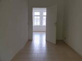 Zweites Schlafzimmer Blick zum Durchgangszimmer - 