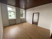 Schlafzimmer mit Blick zum Zimmer 4 - Etagenwohnung mit 90,50 m² in Wurzen zur Miete