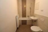 Bad mit Wanne - Märchenhaftes Wohnen...3-RW mit Wanne u. Balkon in Top-Lage!!!