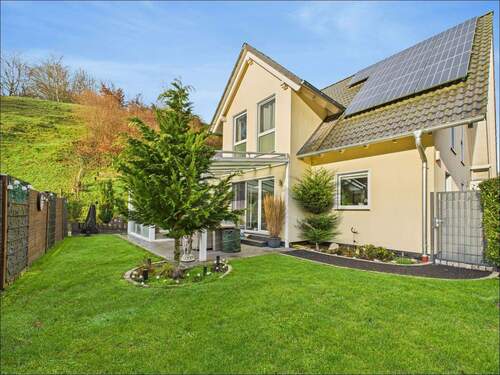 Bild 1 - Elegantes Niedrigenergiehaus mit durchdachtem Wohnkonzept!