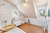modernes Badezimmer - 