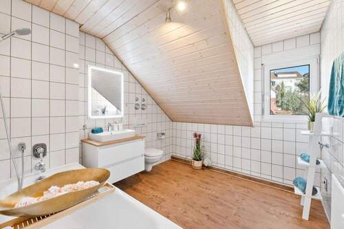 modernes Badezimmer - 