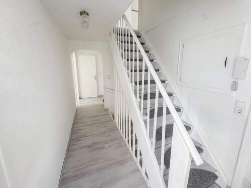 Flur OG - Mehrfamilienhaus, Wohnhaus mit 230,00 m&sup2; in Zehnhausen bei Rennerod zum Kaufen