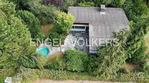 Luftaufnahme - Raum für Familie & Natur - Freistehender Bungalow in Top-Lage