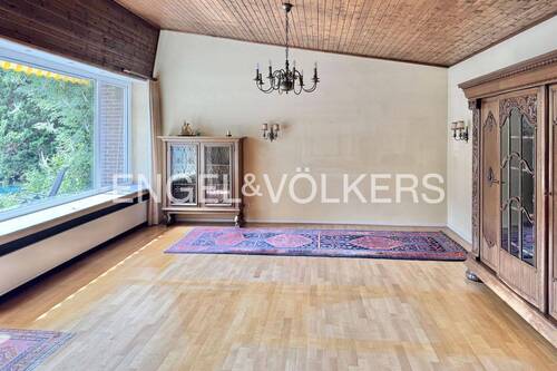 Lichtdurchflutetes Wohnzimmer - 