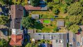 Luftbild mit beiden Grundstücken - Zukunftssichere Investition in Neuenhagen: Bestandsimmobilie + Bauland in Toplage nahe S-Bahnhof