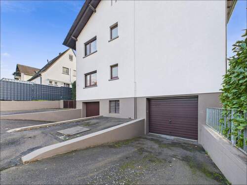 Garagen - 8 Zimmer Mehrfamilienhaus, Wohnhaus zum Kaufen in Haibach