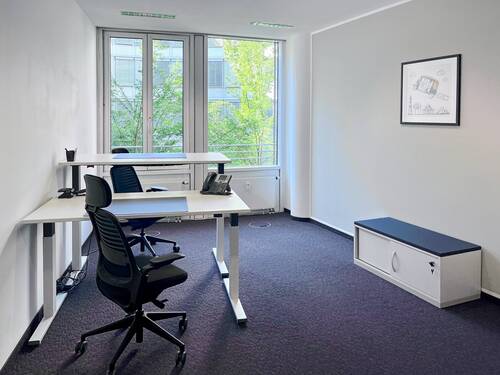 Mittelgroßen Büro.jpg - All-inclusive-Zugang zu professionellen Büroräumen für 3 Personen in Regus Maximilianstraße