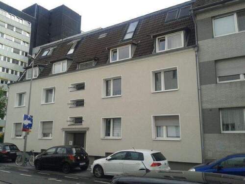 Fassade zur Straßenseite - 