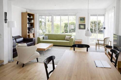 Wohnzimmer (AI optimiert) - 6 Zimmer Reihenendhaus zum Kaufen in Berlin