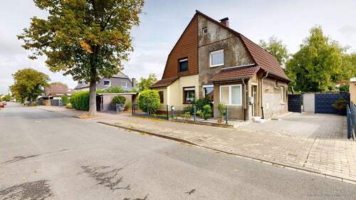 Hausansicht von vorne - Provisionsfrei für Käufer: Doppelhaushälfte für Paare mit Garten und Stellplatz in Hamm-Herringen