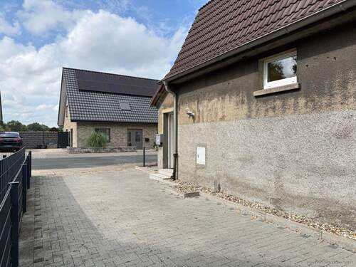 Ihre Hauseinfahrt mit Stellplatz - 