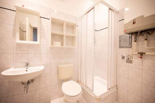 Badezimmer - Etagenwohnung mit 46,00 m² in Berlin zum Kaufen