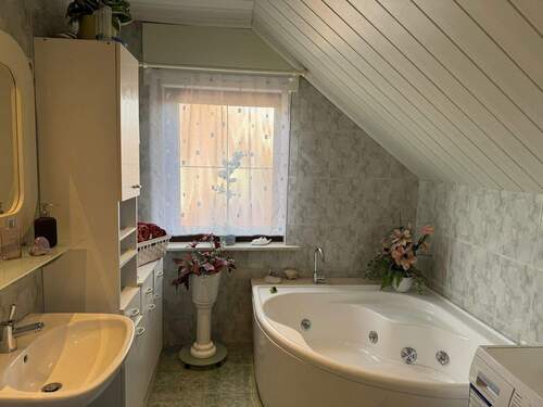 „Großzügiges Tageslichtbad mit - 