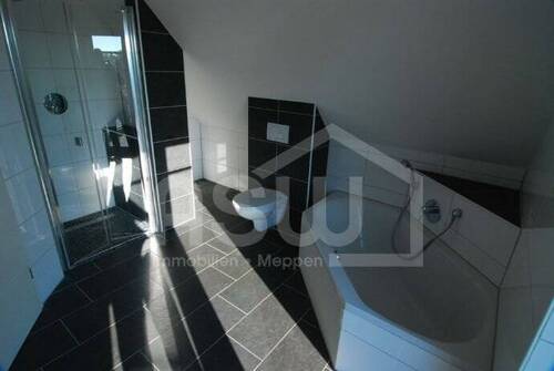 Badezimmer - 4 Zimmer Doppelhaushälfte zum Kaufen in Meppen