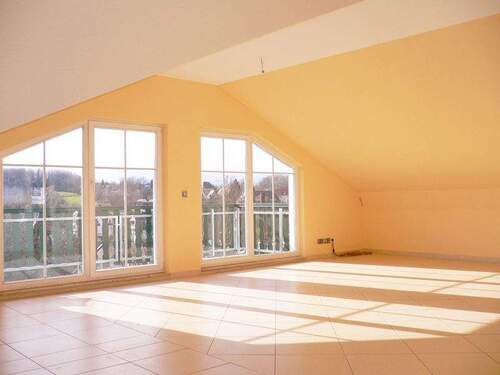 Wohnen oben - Etagenwohnung mit 146,00 m&sup2; in Döbeln zur Miete