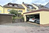 Doppelgarage - 8 Zimmer Einfamilienhaus in Obertshausen