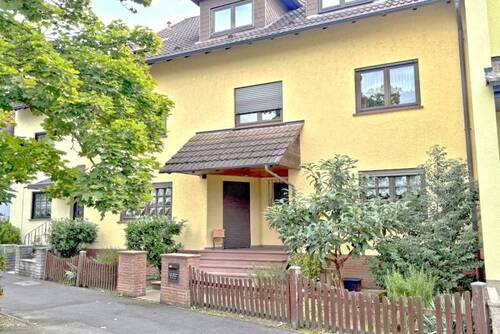 Eingangsseite - Einfamilienhaus mit 177,20 m&sup2; in Obertshausen zum Kaufen