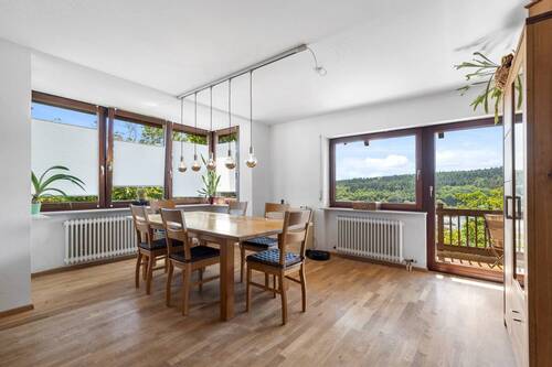 Wohnbereich - Schicke Wohnung mit Weitblick - 275.000,00 EUR Kaufpreis, ca.  100,00 m² Wohnfläche