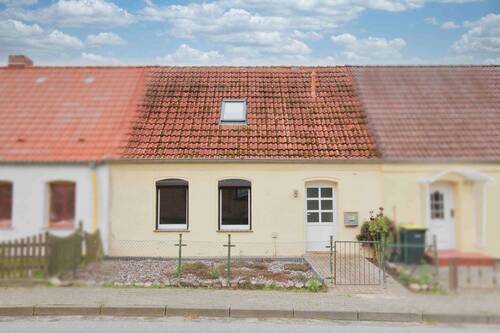 Außenansicht Straße - Gepflegtes 3-Zi.-Zuhause mit Garten in Knorrendorf