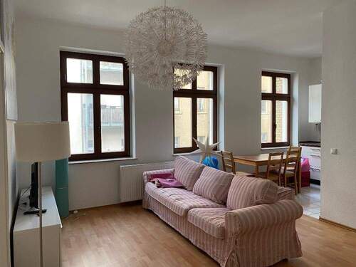 Wohnzimmer - 2 Zimmer Etagenwohnung zur Miete in Leipzig