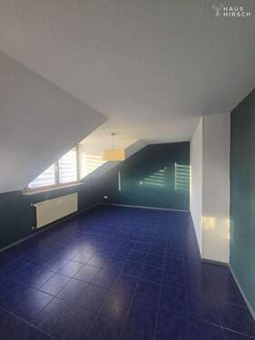 Wohnzimmer - 2 Zimmer Etagenwohnung zum Kaufen in Singen (Hohentwiel)