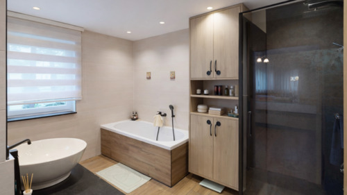 Modernisiertes Bad (OG) - 