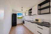 Moderne Einbauküche - 3 Zimmer Etagenwohnung zum Kaufen in Köln