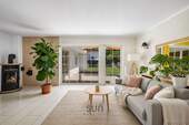 WOHNZIMMER MIT BLICK AUF DEN GARTEN - TRAUMWOHNUNG IN STEINBERG - 5,5-Gartentraum für die ganze Familie!