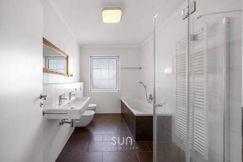 BADEZIMMER - Etagenwohnung mit 122,00 m² in Langen (Hessen) zum Kaufen