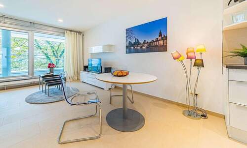 Wohnen - Etagenwohnung mit 65,00 m&sup2; in Frankfurt am Main zur Miete