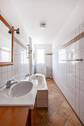 Tageslichtbad mit Wanne - 