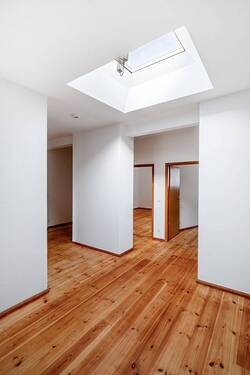 Flur mit Lichtkuppel - 