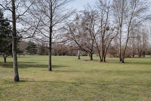 Nahe gelegener Park am Gleisdreieck - 
