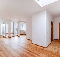 Wohnen im Dachgeschoss: 3 Zimmer mit Terrasse im Gründerzeithaus - Berlin Schöneberg