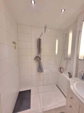 Bad mit begehbarer Dusche2.jpg - 